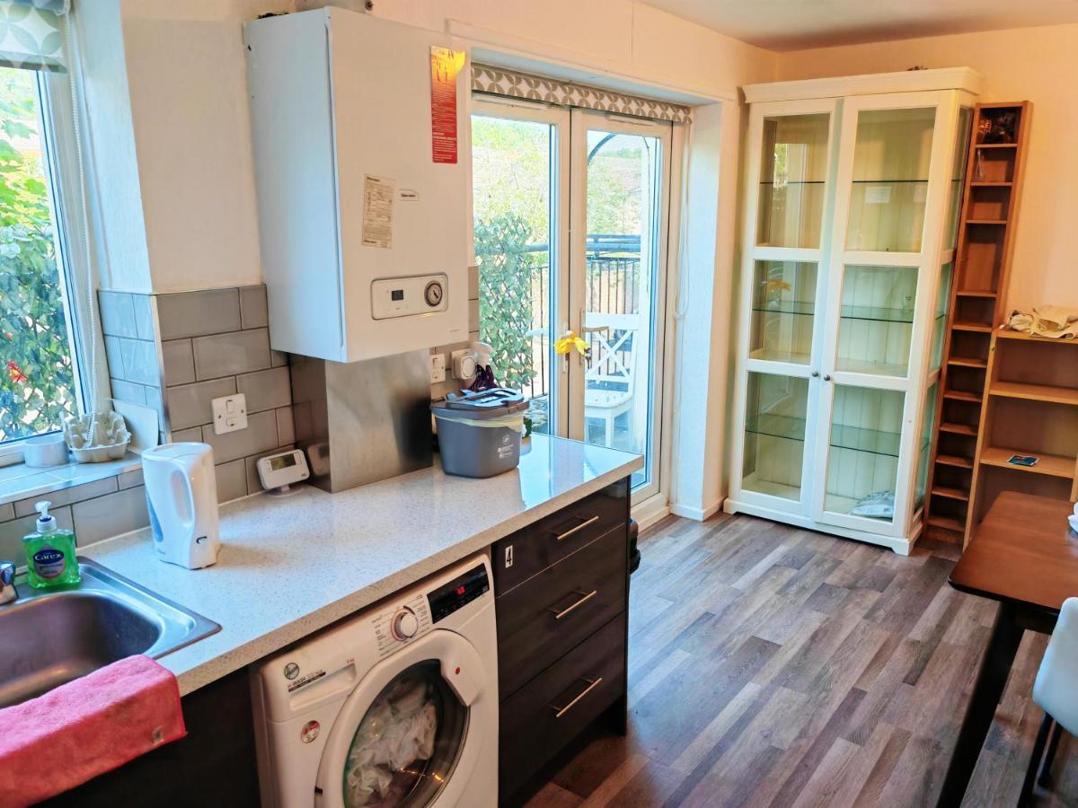 Holiday Home Μάντσεστερ Εξωτερικό φωτογραφία